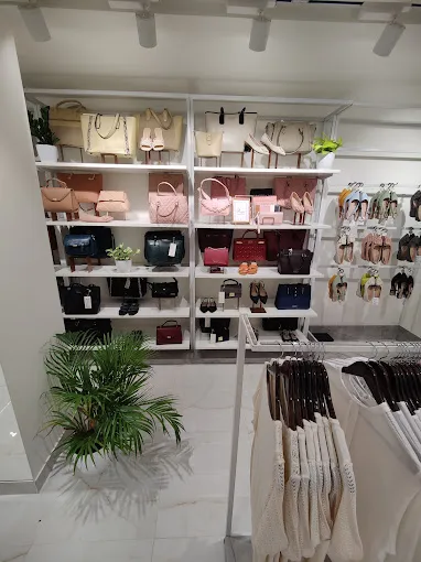 Van Heusen - Anna Nagar